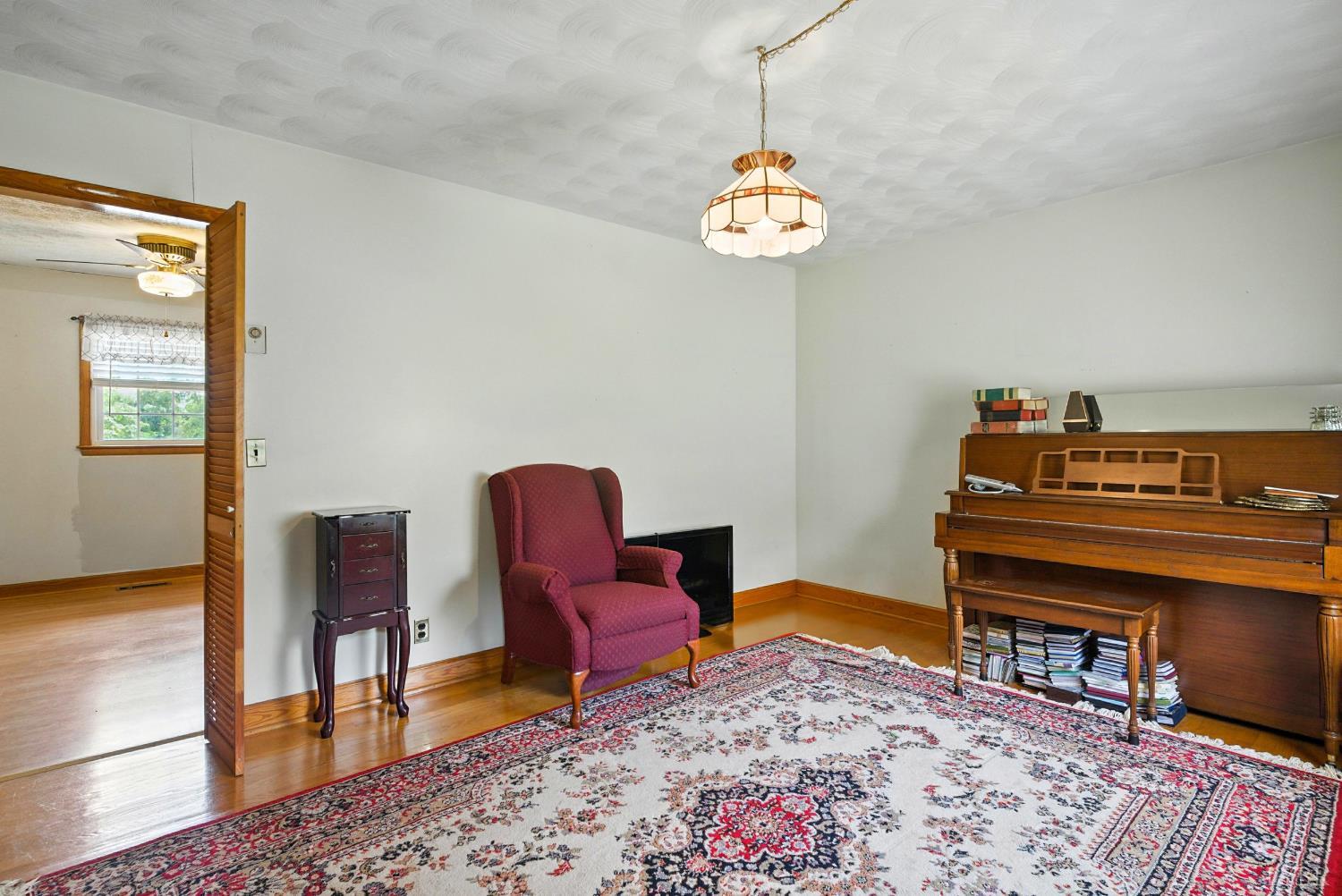 112 Hillside Road Hurt, VA 24563 - Photo 3 of 39 a view of a livingroom with furniture