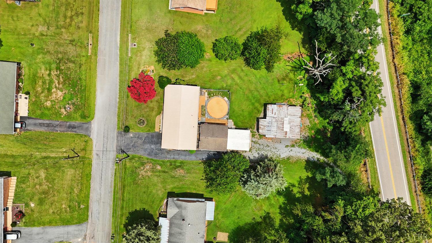 112 Hillside Road Hurt, VA 24563 - Photo 36 of 39 an aerial view of a house with swimming pool garden and patio