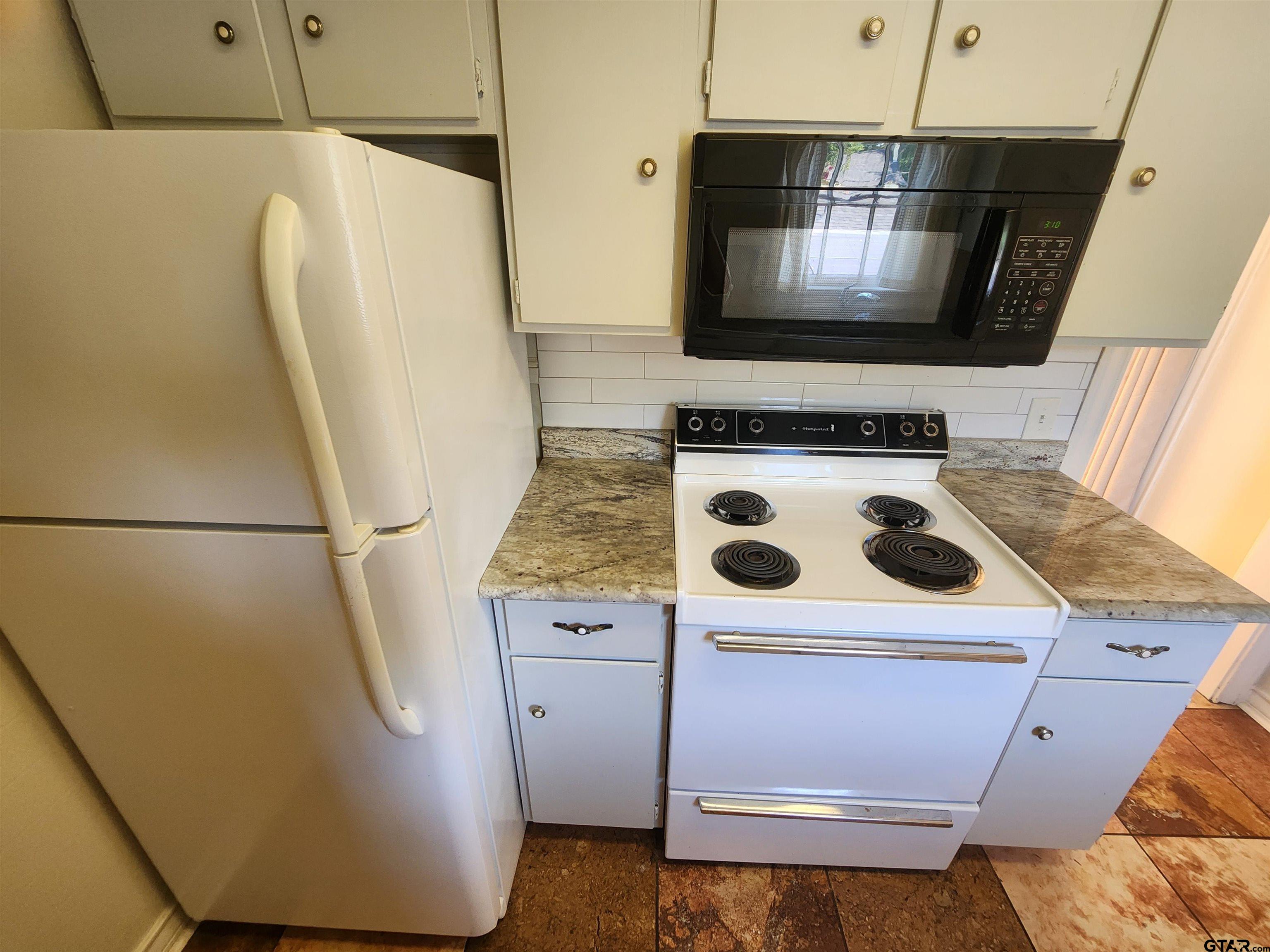 608 West 3rd Street, Unit B Tyler, TX 75701 - Photo 18 of 21