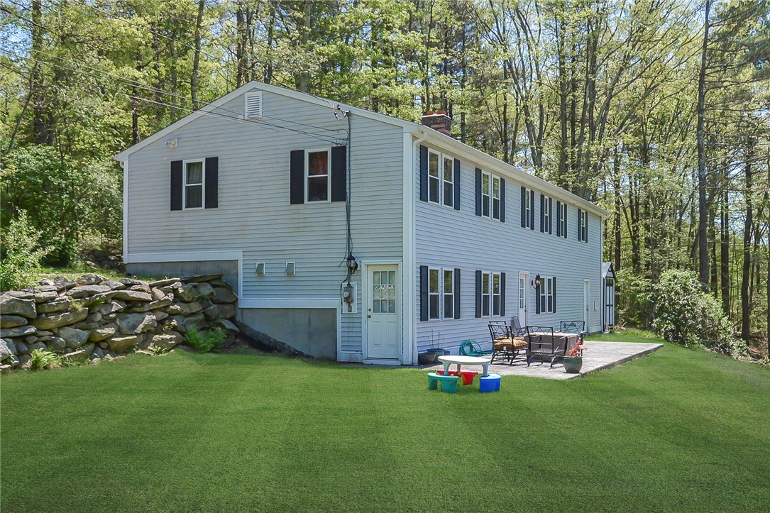 528 Log Road Smithfield, RI 02917 - Photo 1 of 33