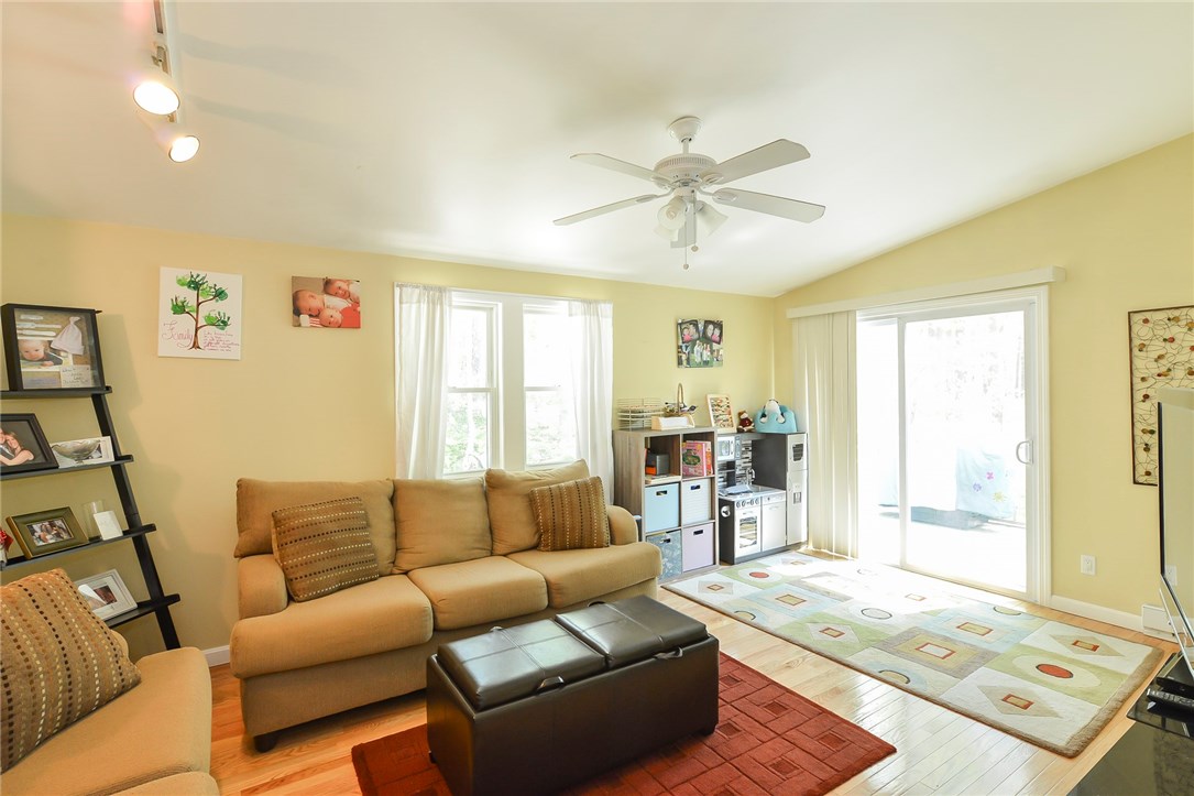 528 Log Road Smithfield, RI 02917 - Photo 12 of 33