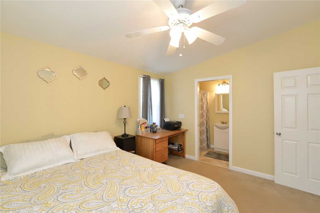 528 Log Road Smithfield, RI 02917 - Photo 16 of 33