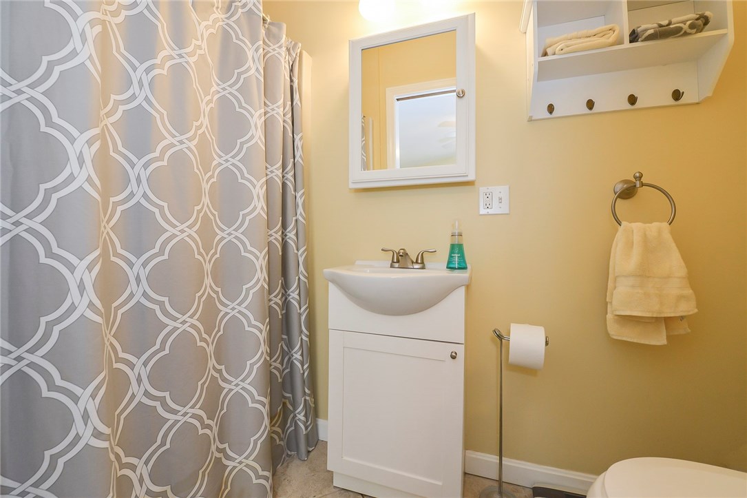 528 Log Road Smithfield, RI 02917 - Photo 17 of 33