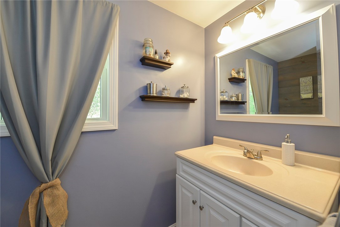 528 Log Road Smithfield, RI 02917 - Photo 19 of 33