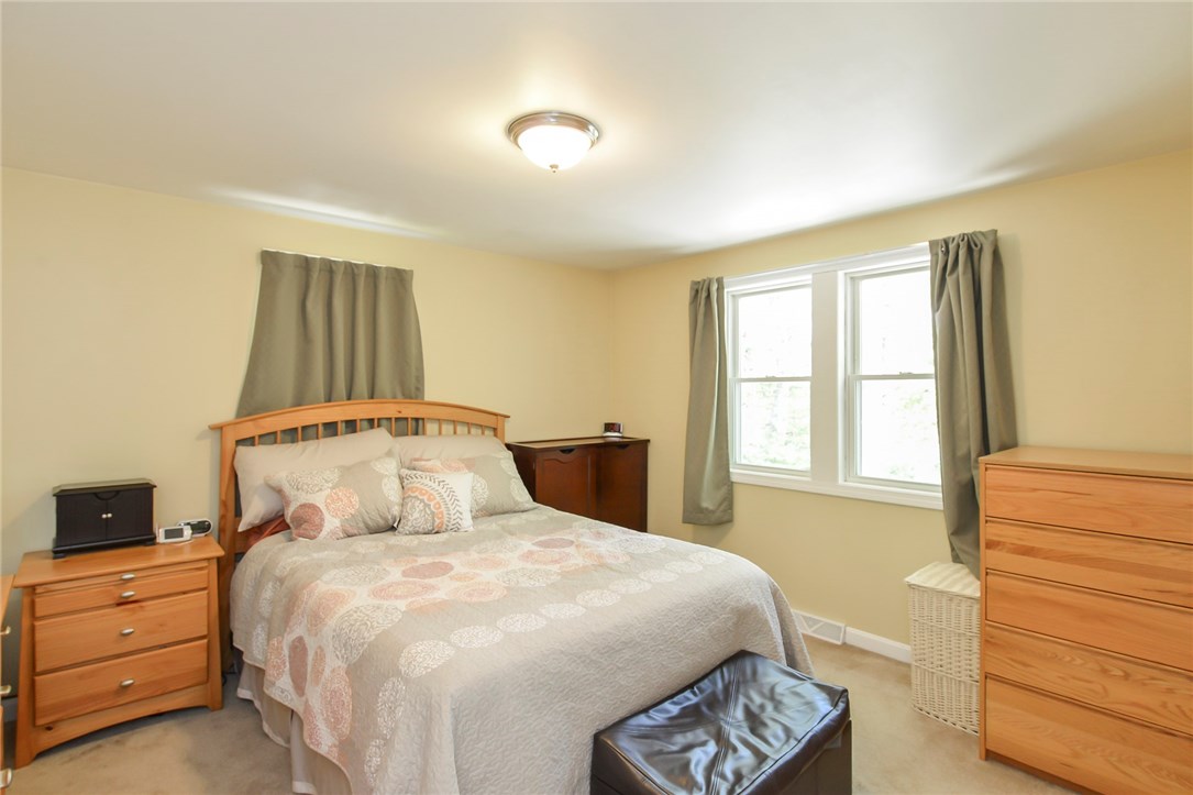 528 Log Road Smithfield, RI 02917 - Photo 21 of 33