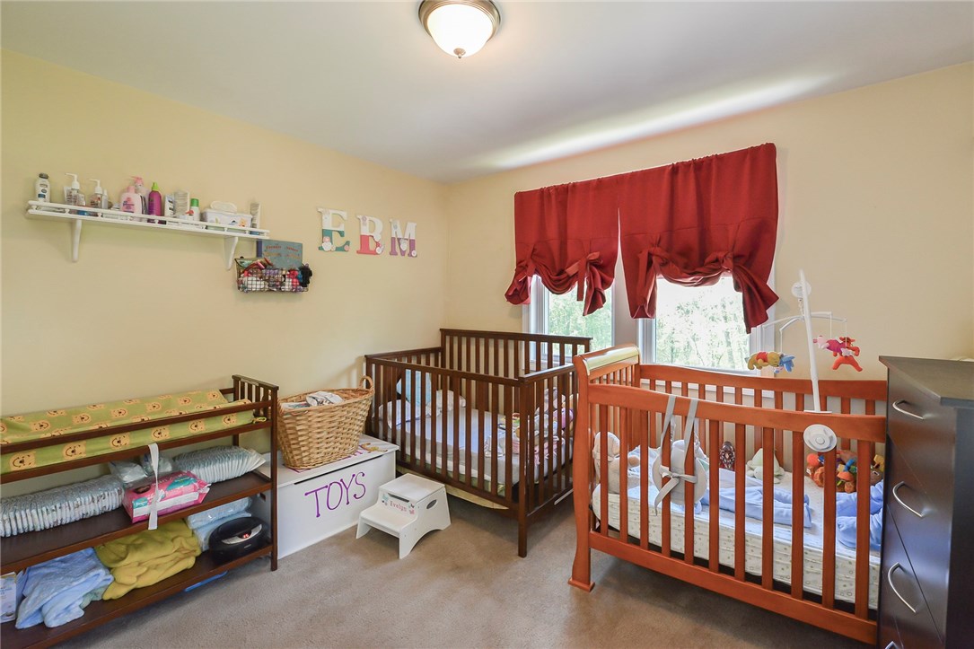 528 Log Road Smithfield, RI 02917 - Photo 25 of 33