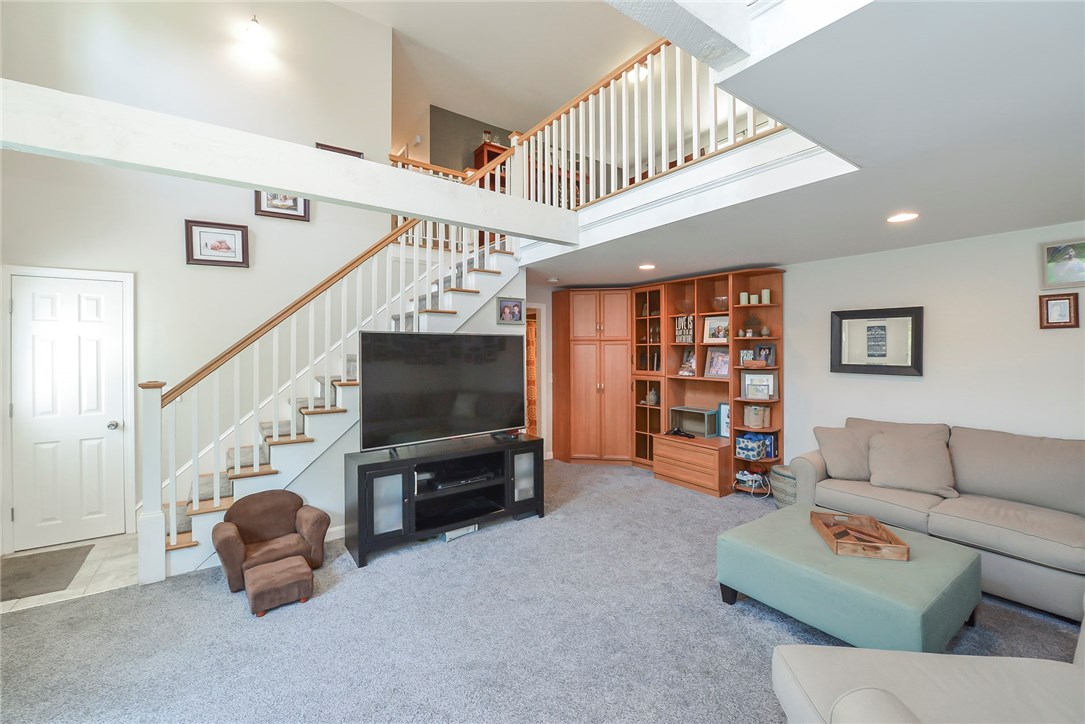 528 Log Road Smithfield, RI 02917 - Photo 29 of 33