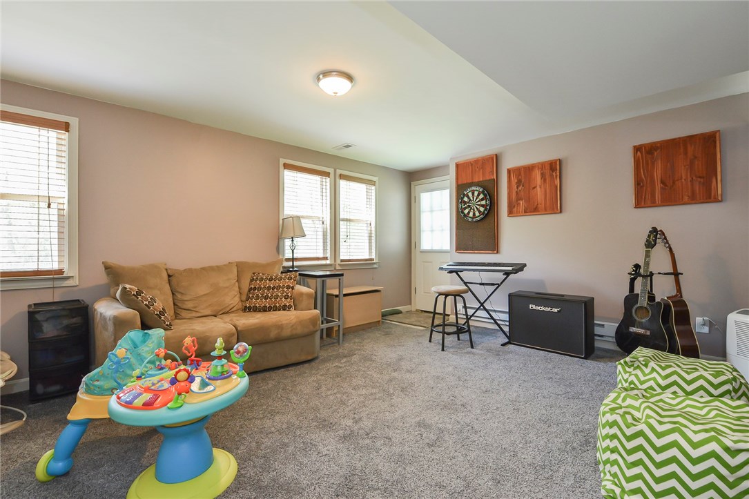 528 Log Road Smithfield, RI 02917 - Photo 31 of 33