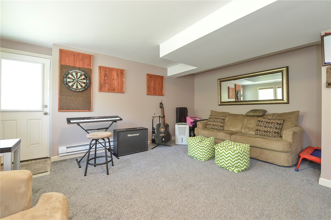 528 Log Road Smithfield, RI 02917 - Photo 32 of 33