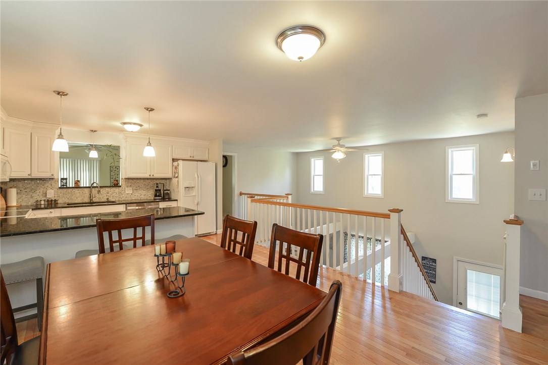 528 Log Road Smithfield, RI 02917 - Photo 6 of 33
