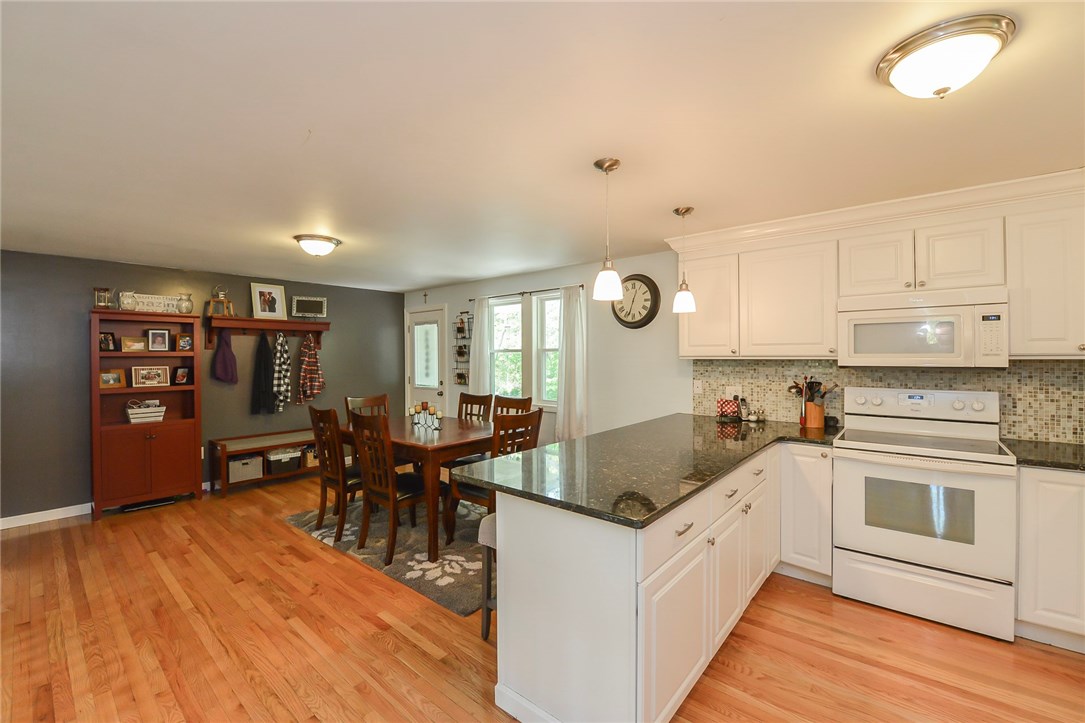528 Log Road Smithfield, RI 02917 - Photo 8 of 33