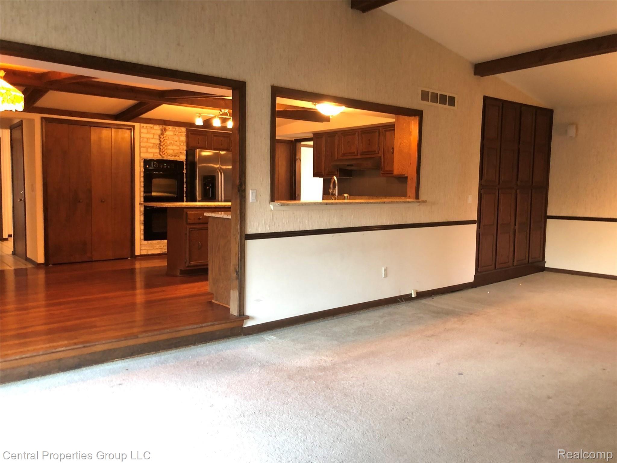 1944 North Kilburn Road Rochester, MI 48306 - Photo 27 of 62 2020-03-10 18.57