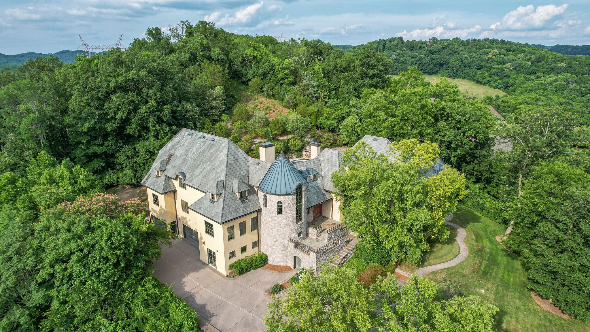 510 Legends Ridge Court Franklin, TN 37069 - Photo 3 of 46 Gallery Image 3