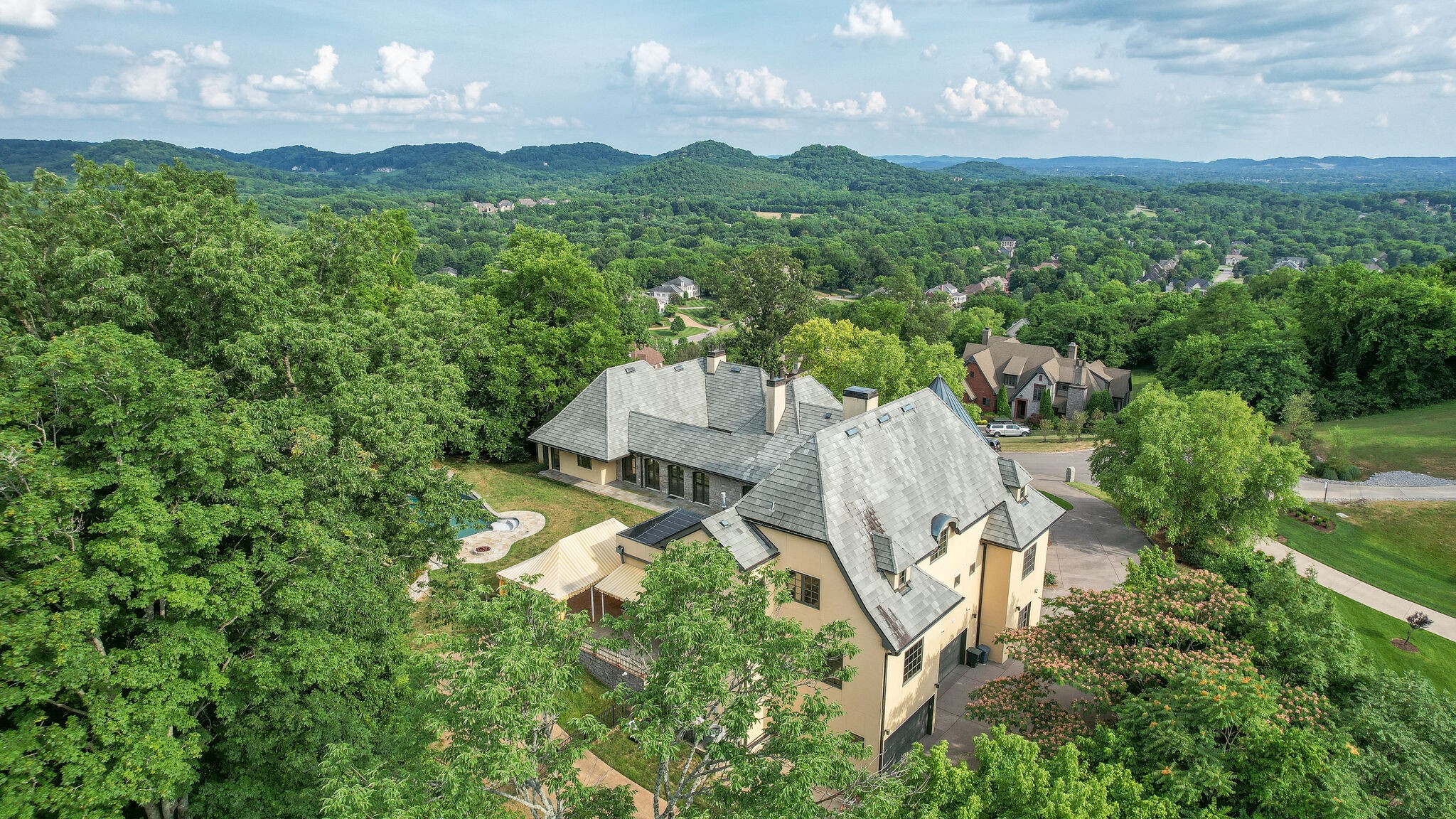 510 Legends Ridge Court Franklin, TN 37069 - Photo 6 of 46 Gallery Image 6