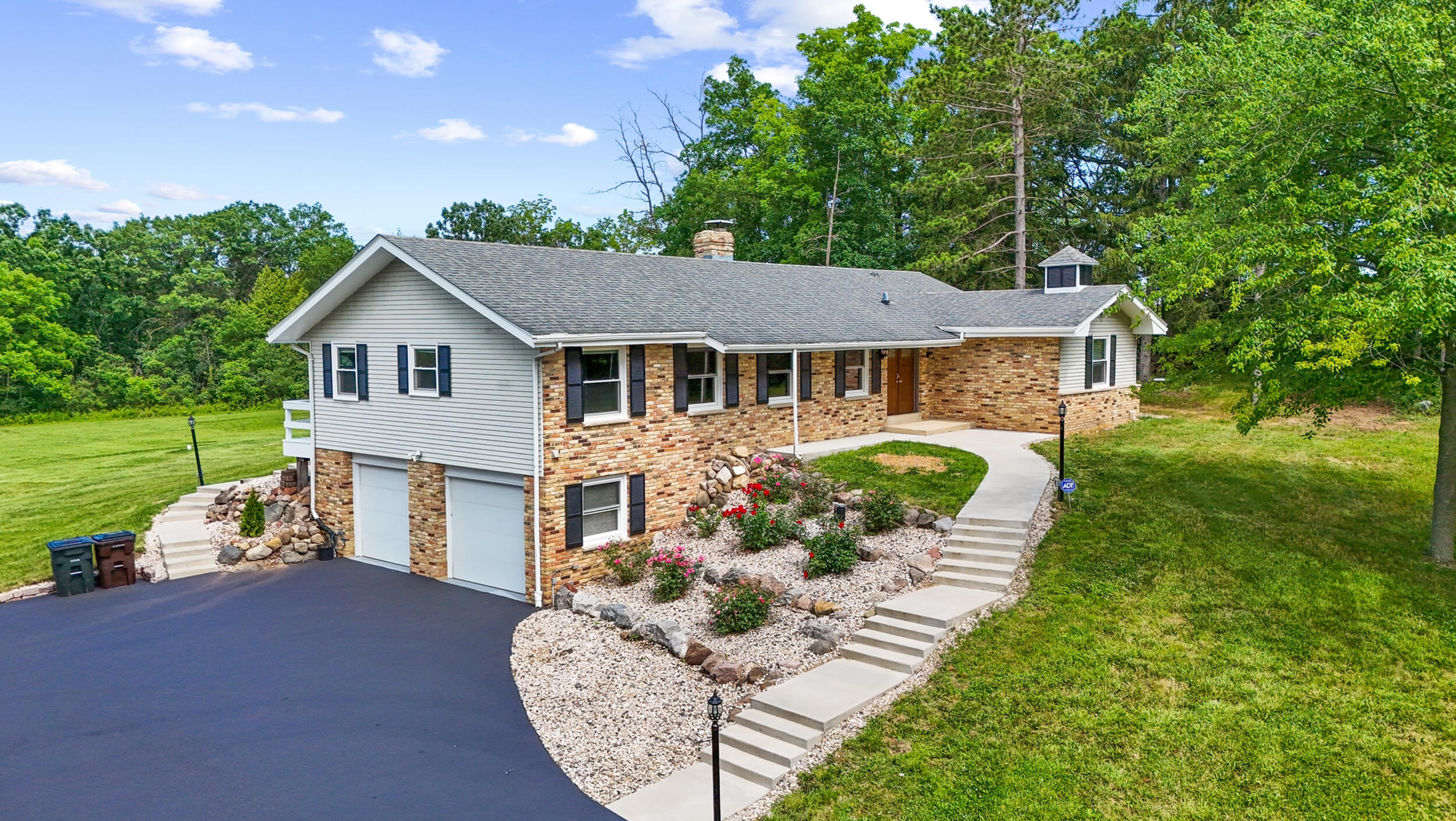 8857 West St Martins Road Franklin, WI 53132 - Photo 1 of 1 1_img_6259