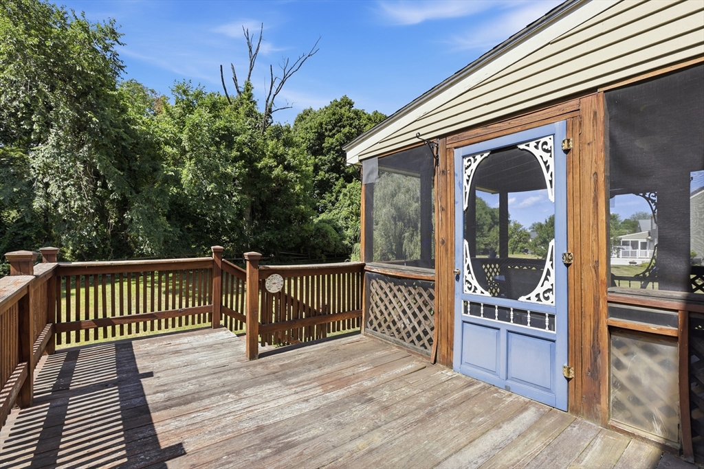 4 Oneida Place Hudson, MA 01749 - Photo 35 of 42