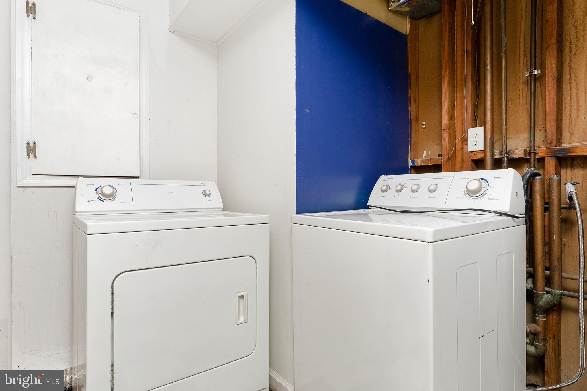 100 East Poplar Road Sterling, VA 20164 - Photo 20 of 23 Washer & Dryer with access to the backyard,