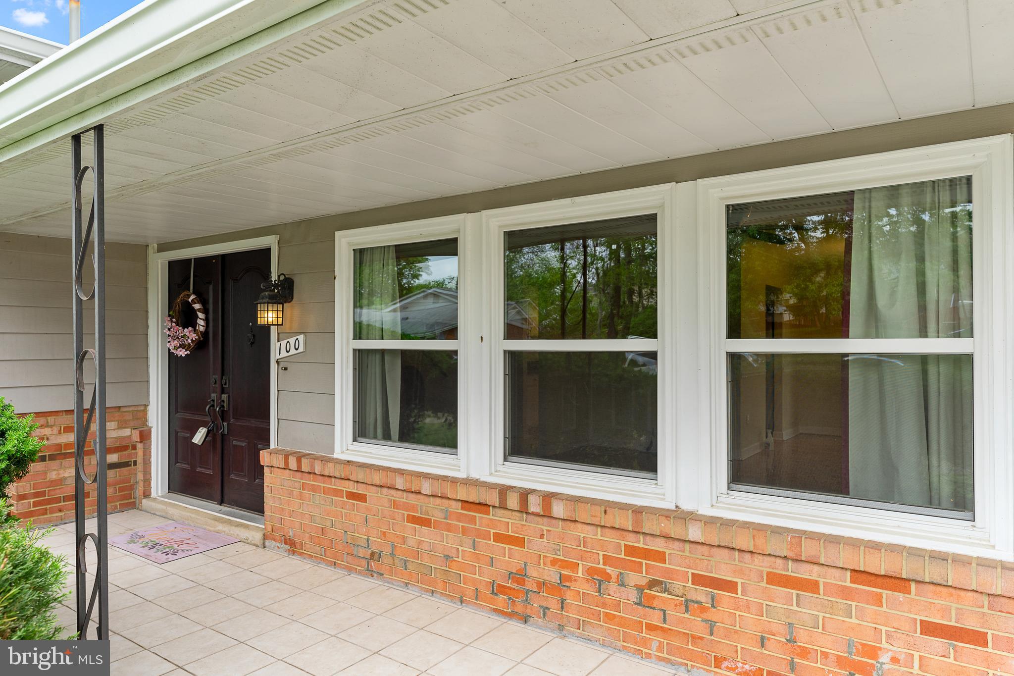 100 East Poplar Road Sterling, VA 20164 - Photo 4 of 23 Lovely front porch