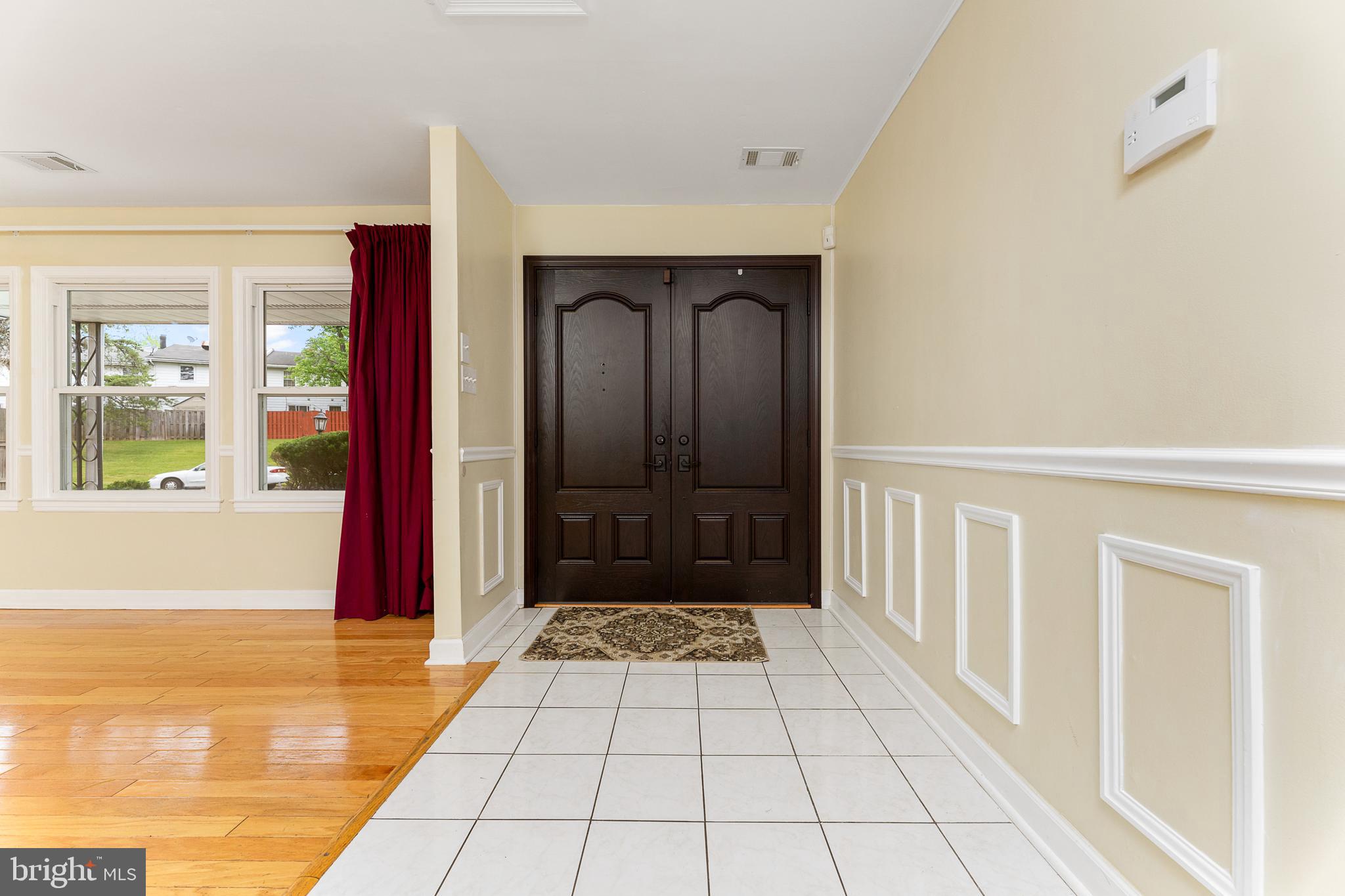 100 East Poplar Road Sterling, VA 20164 - Photo 5 of 23 Entryway