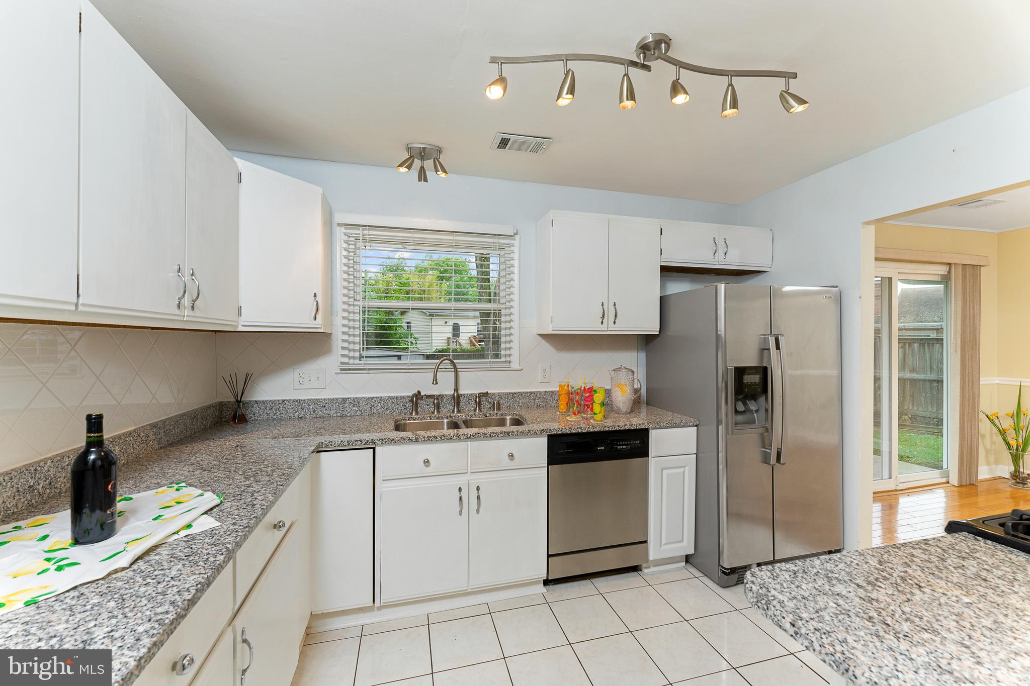 100 East Poplar Road Sterling, VA 20164 - Photo 10 of 23 Lots of counter top space