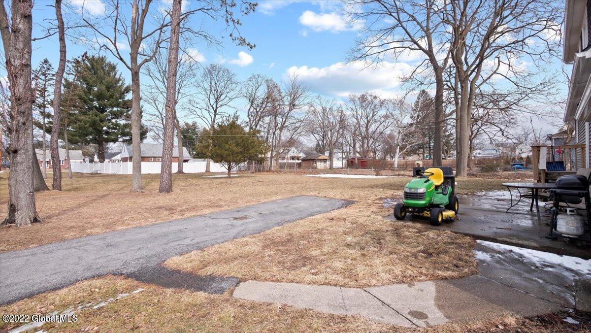 170 Caldicott Road Schenectady, NY 12303 - Photo 30 of 32 32-P1011384