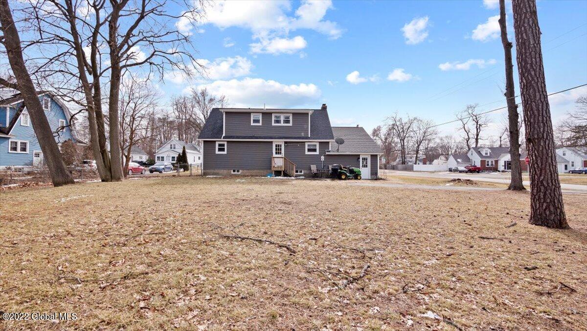 170 Caldicott Road Schenectady, NY 12303 - Photo 3 of 32 30-P1011359