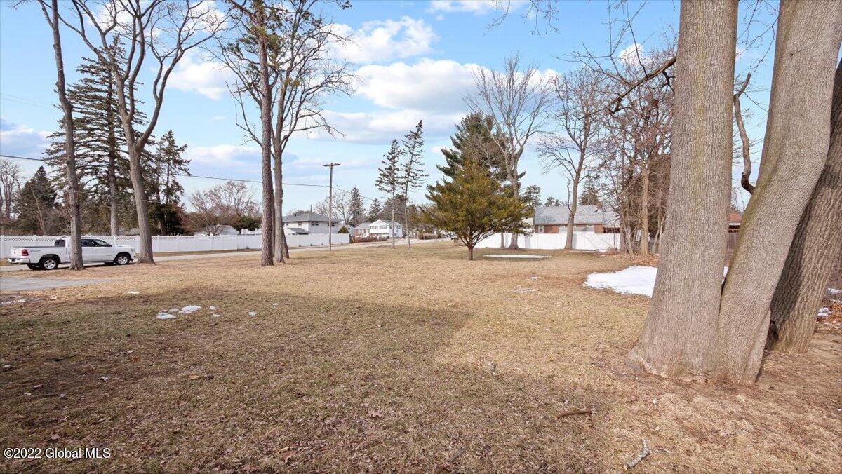 170 Caldicott Road Schenectady, NY 12303 - Photo 31 of 32 28-P1011349