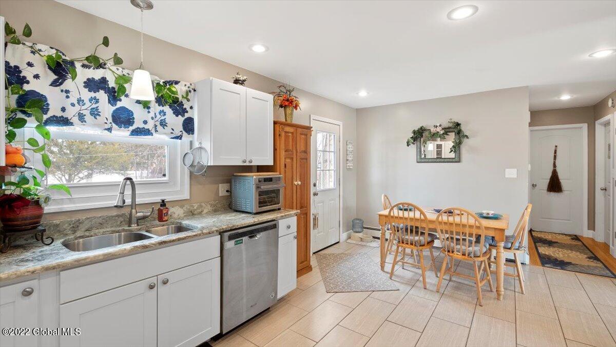 170 Caldicott Road Schenectady, NY 12303 - Photo 5 of 32 07-P1011045