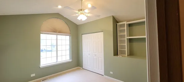 $3,300 | 260 Shipland Drive, Crystal Lake, IL 60012