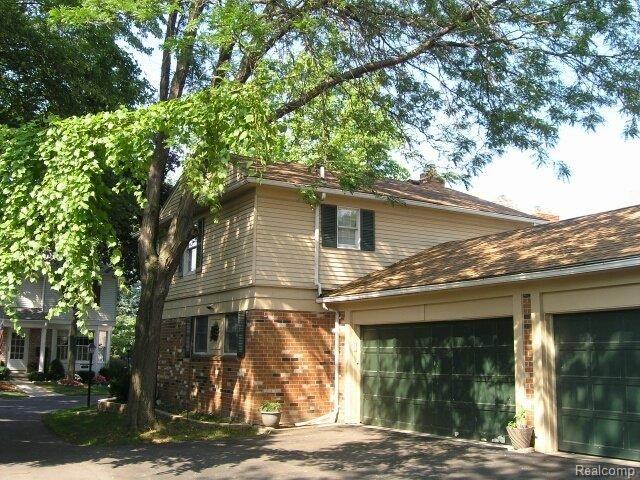980 Vernier Road Grosse Pointe, MI 48236 - Photo 14 of 14 Side View