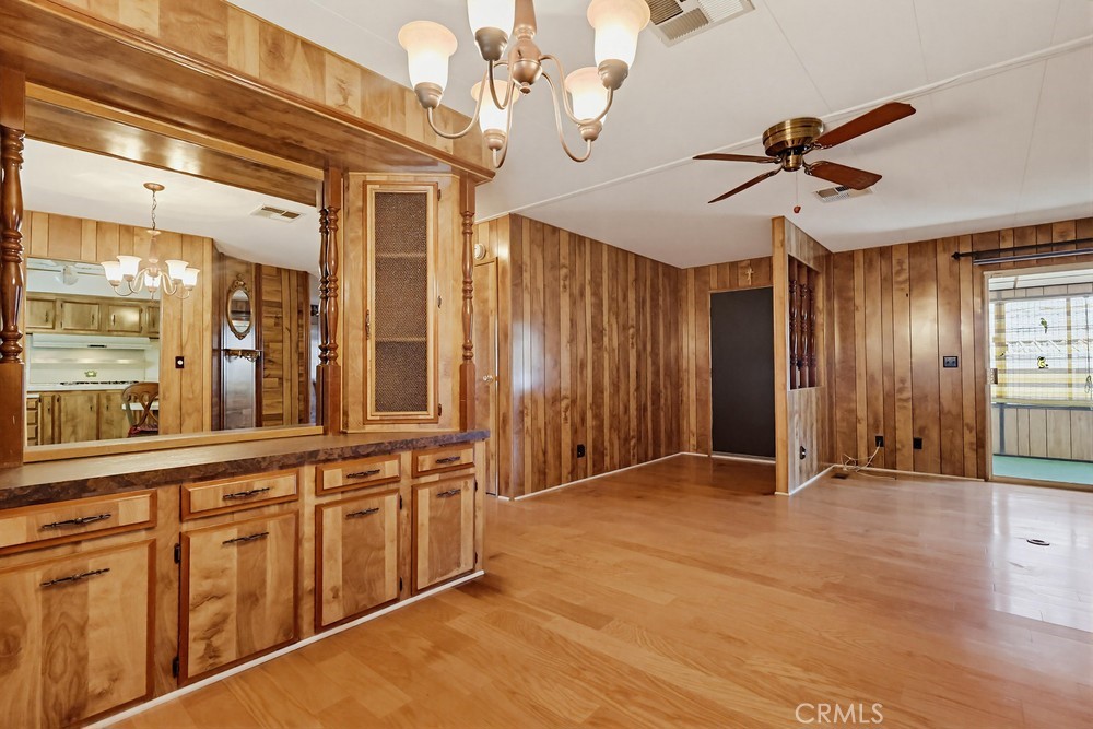 31244 North Lakehills Road Castaic, CA 91384 - Photo 19 of 72 Dining/living area