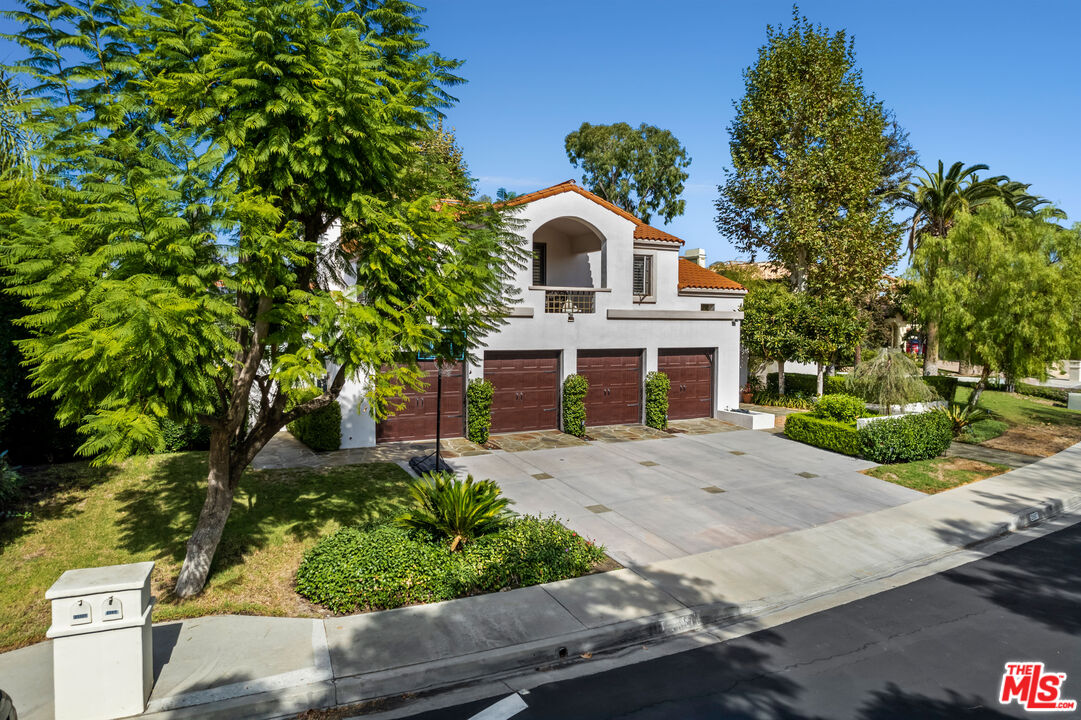 Descobrir 54+ imagem calabasas los angeles casas Abzlocal.mx