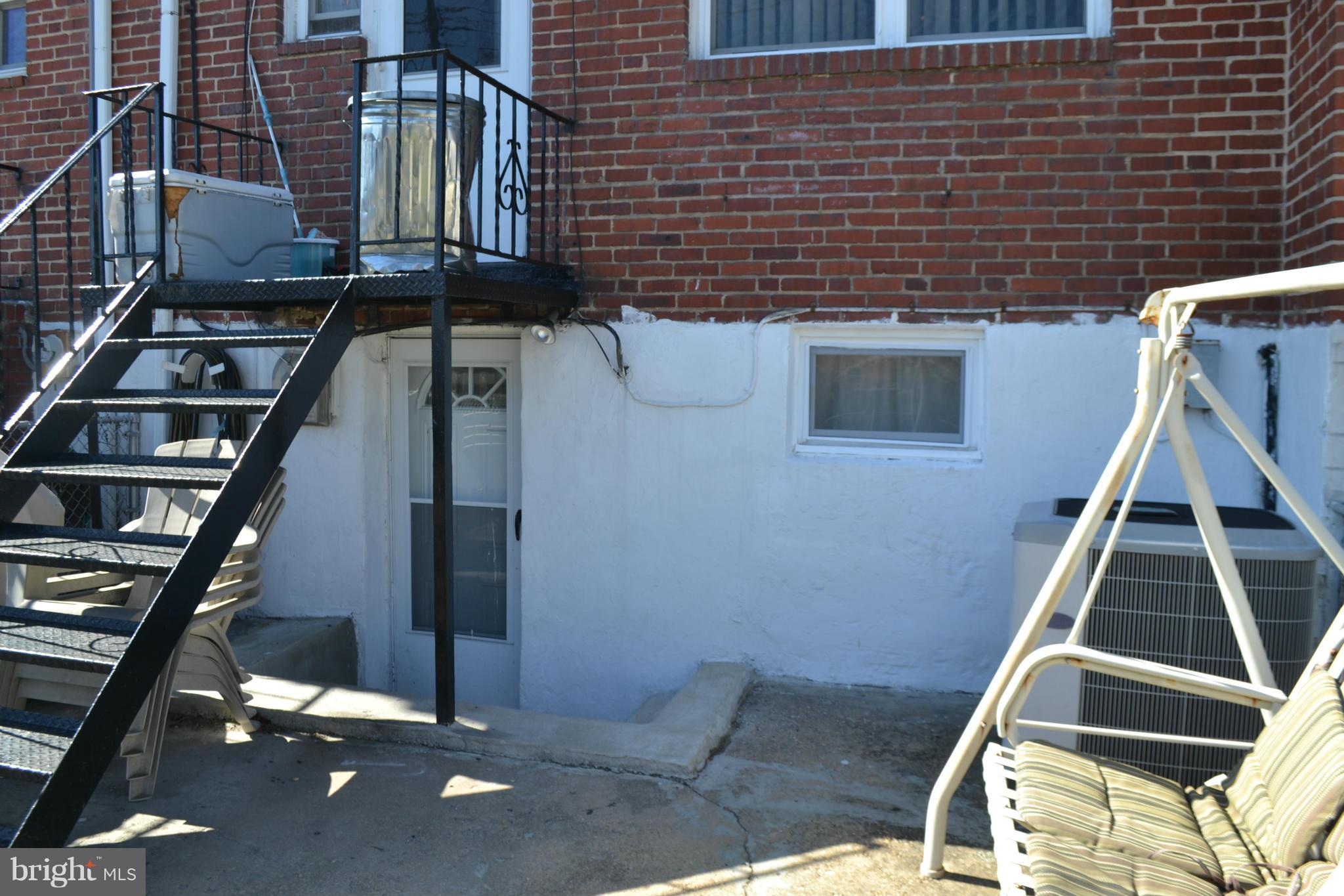 907 Coleridge Road Baltimore, MD 21229 - Photo 11 of 23 Exterior (Rear)