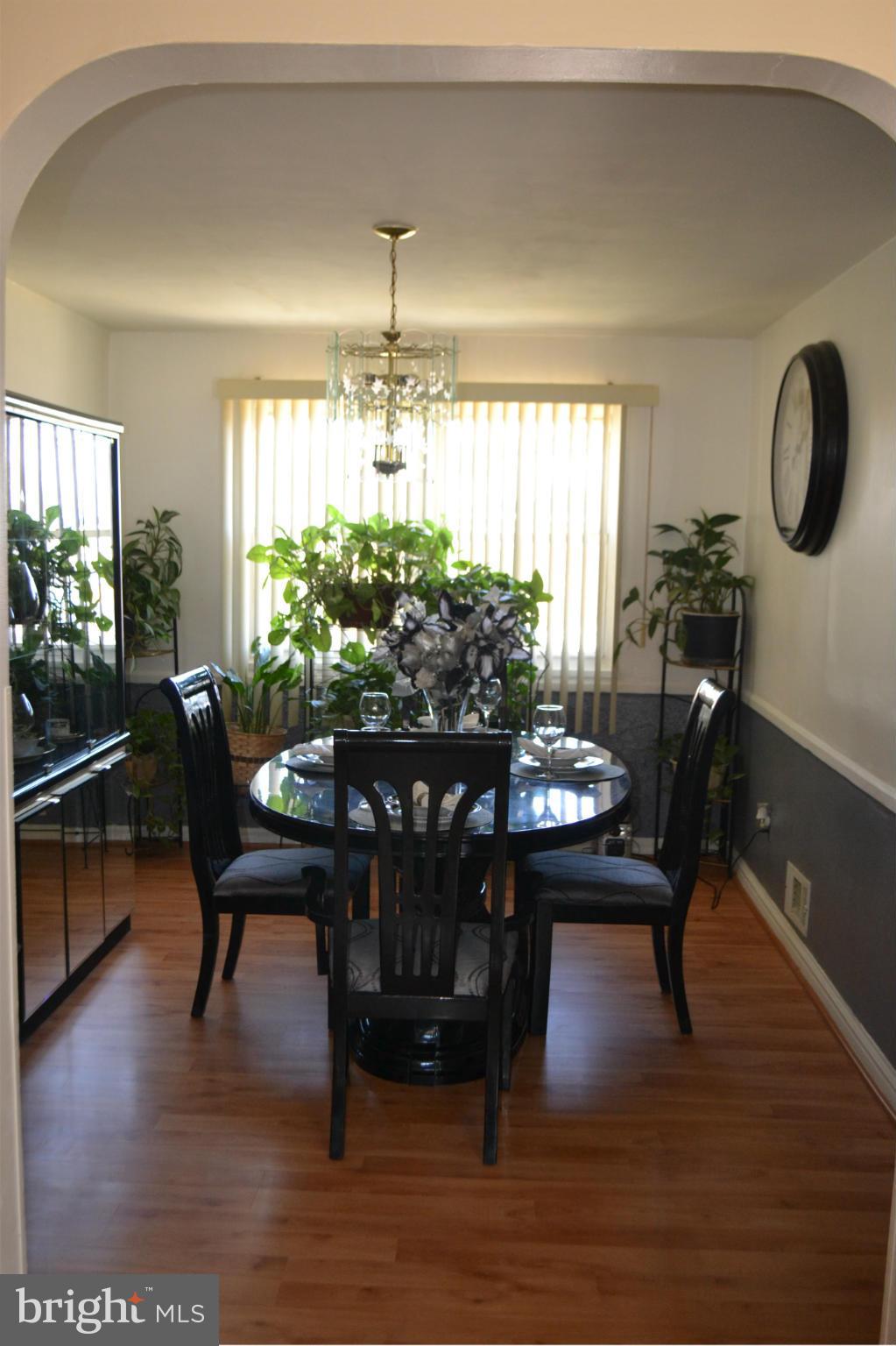 907 Coleridge Road Baltimore, MD 21229 - Photo 6 of 23 Dining Room