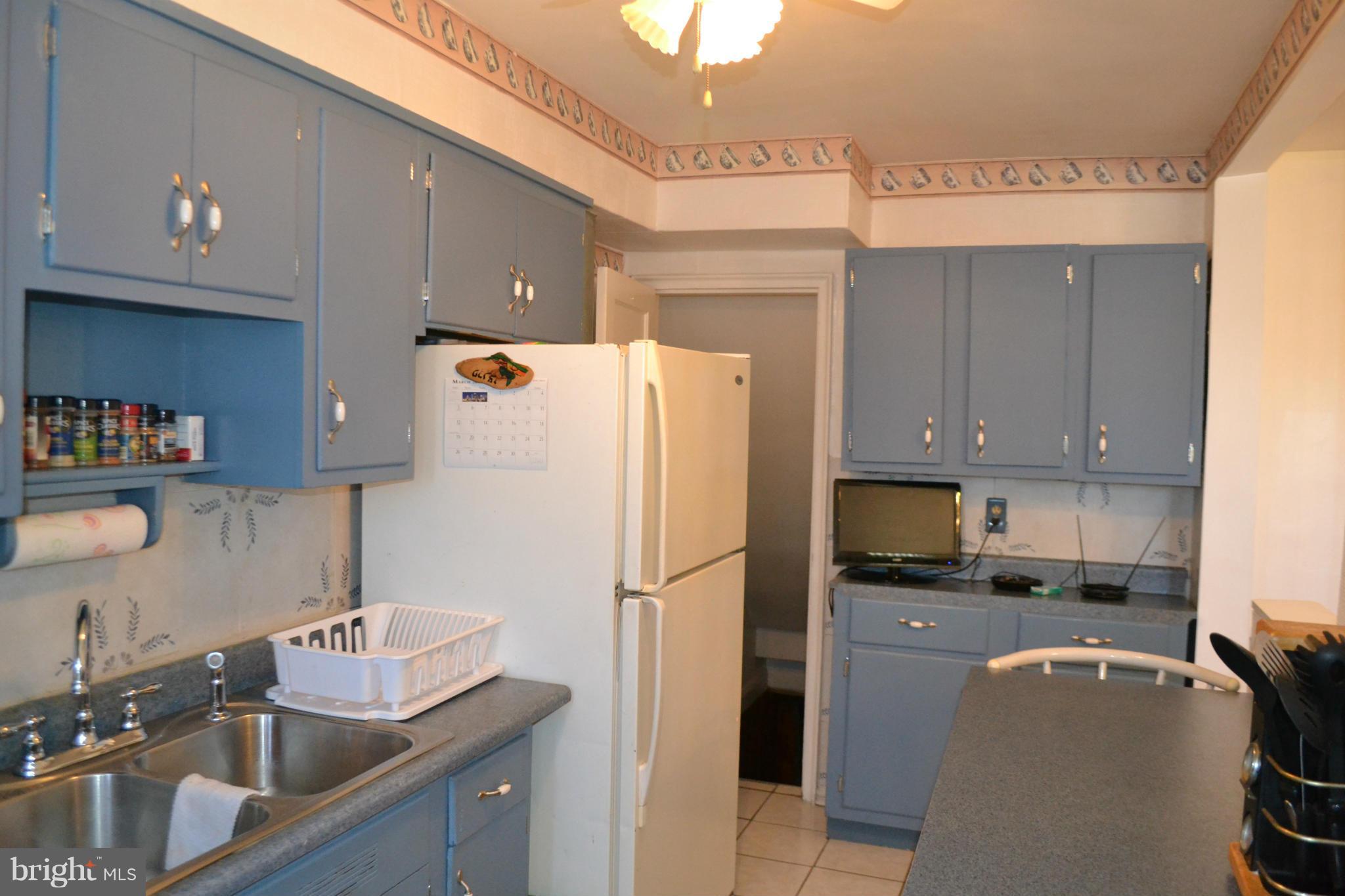 907 Coleridge Road Baltimore, MD 21229 - Photo 8 of 23 Kitchen