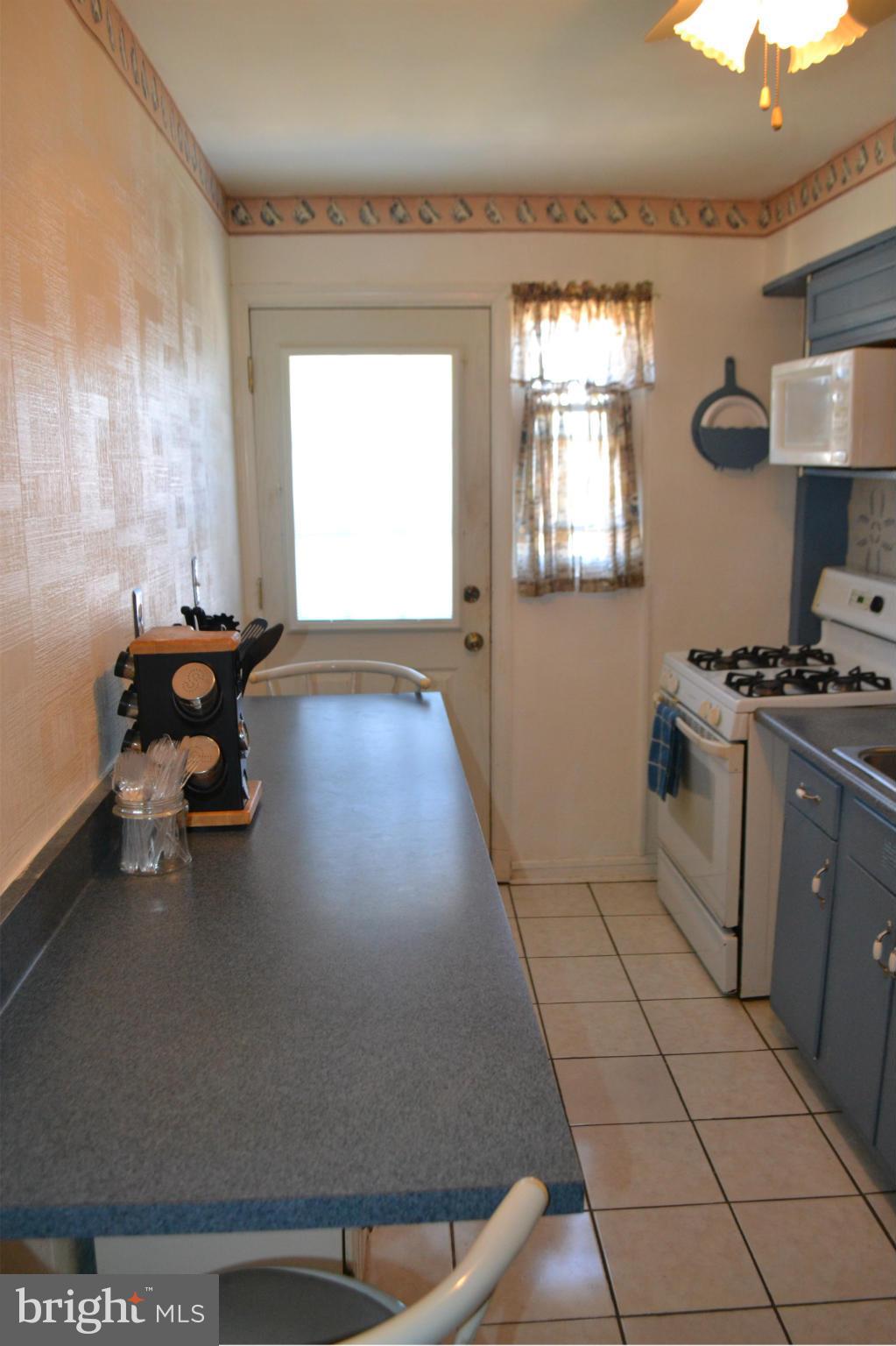 907 Coleridge Road Baltimore, MD 21229 - Photo 9 of 23 Kitchen
