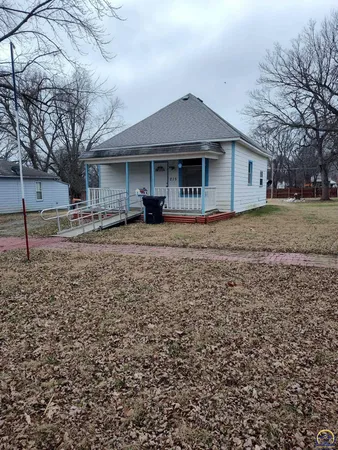 $120,000 | 215 New Jersey Avenue, Holton, KS 66436