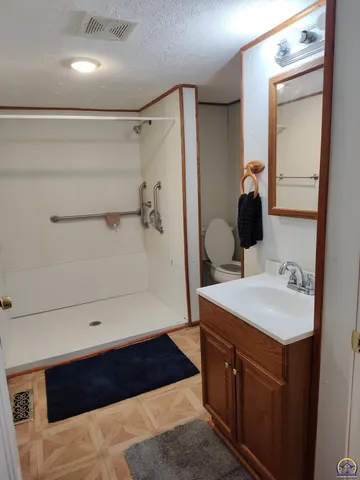 $125,000 | 215 New Jersey Avenue, Holton, KS 66436