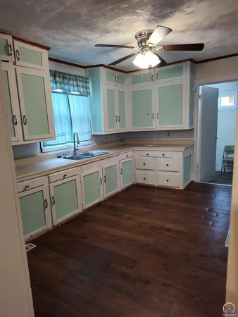 $120,000 | 215 New Jersey Avenue, Holton, KS 66436