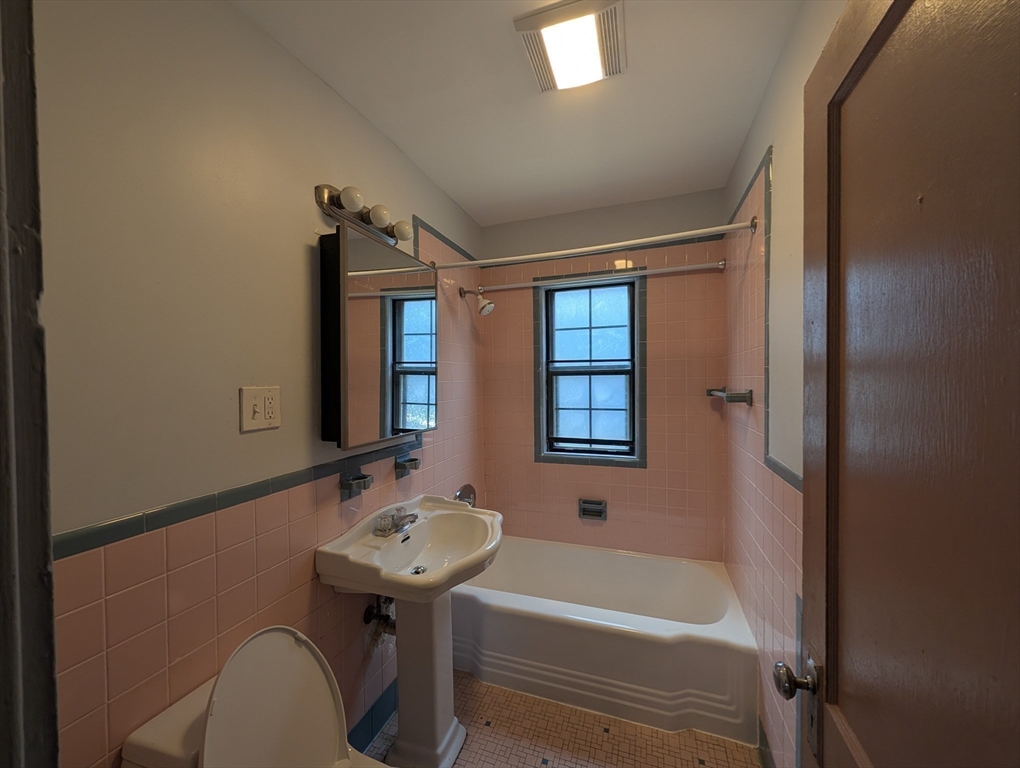 51 Bailey Road, Unit 51 Somerville, MA 02145 - Photo 9 of 13