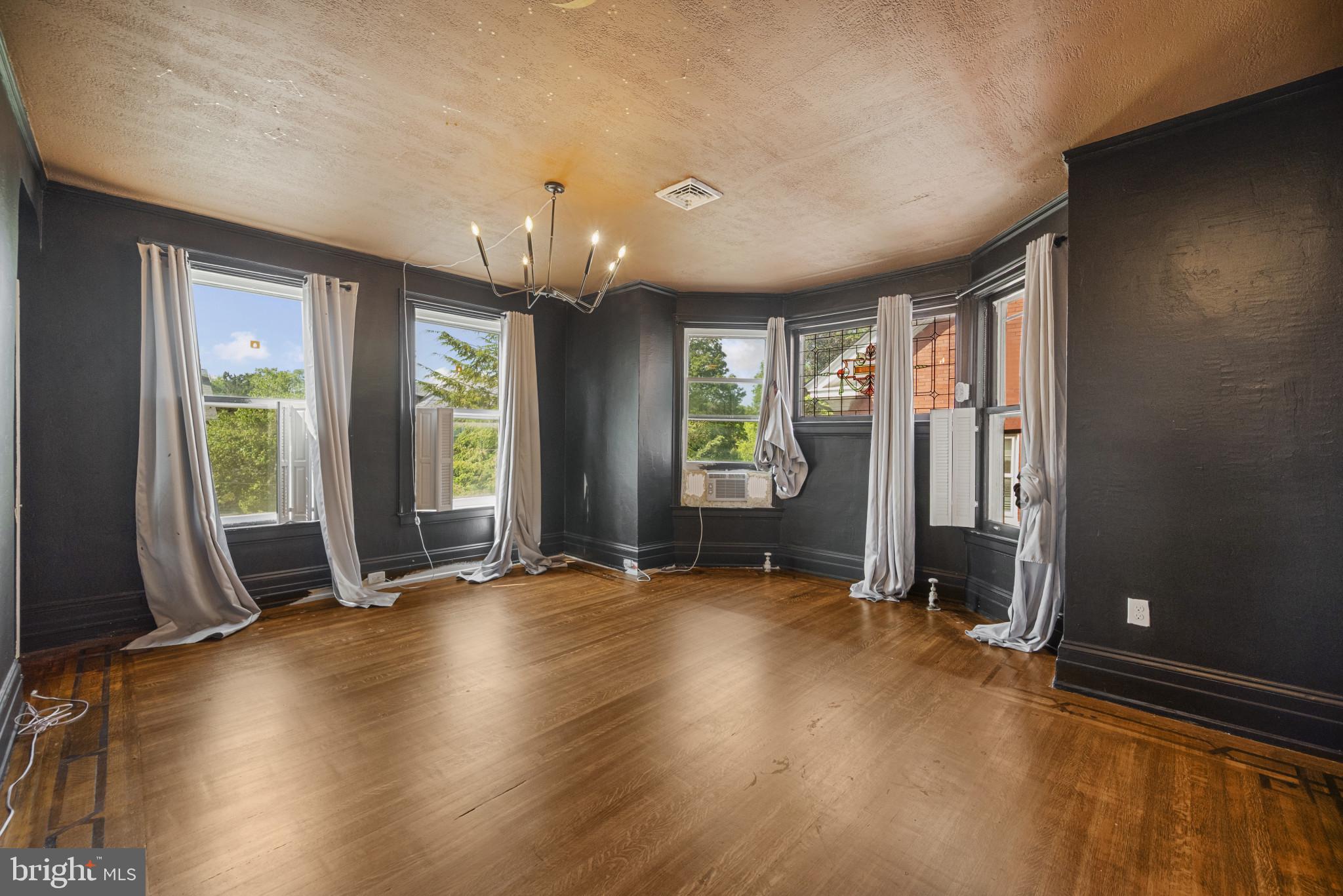 121 West Springettsbury Avenue York, PA 17403 - Photo 17 of 40