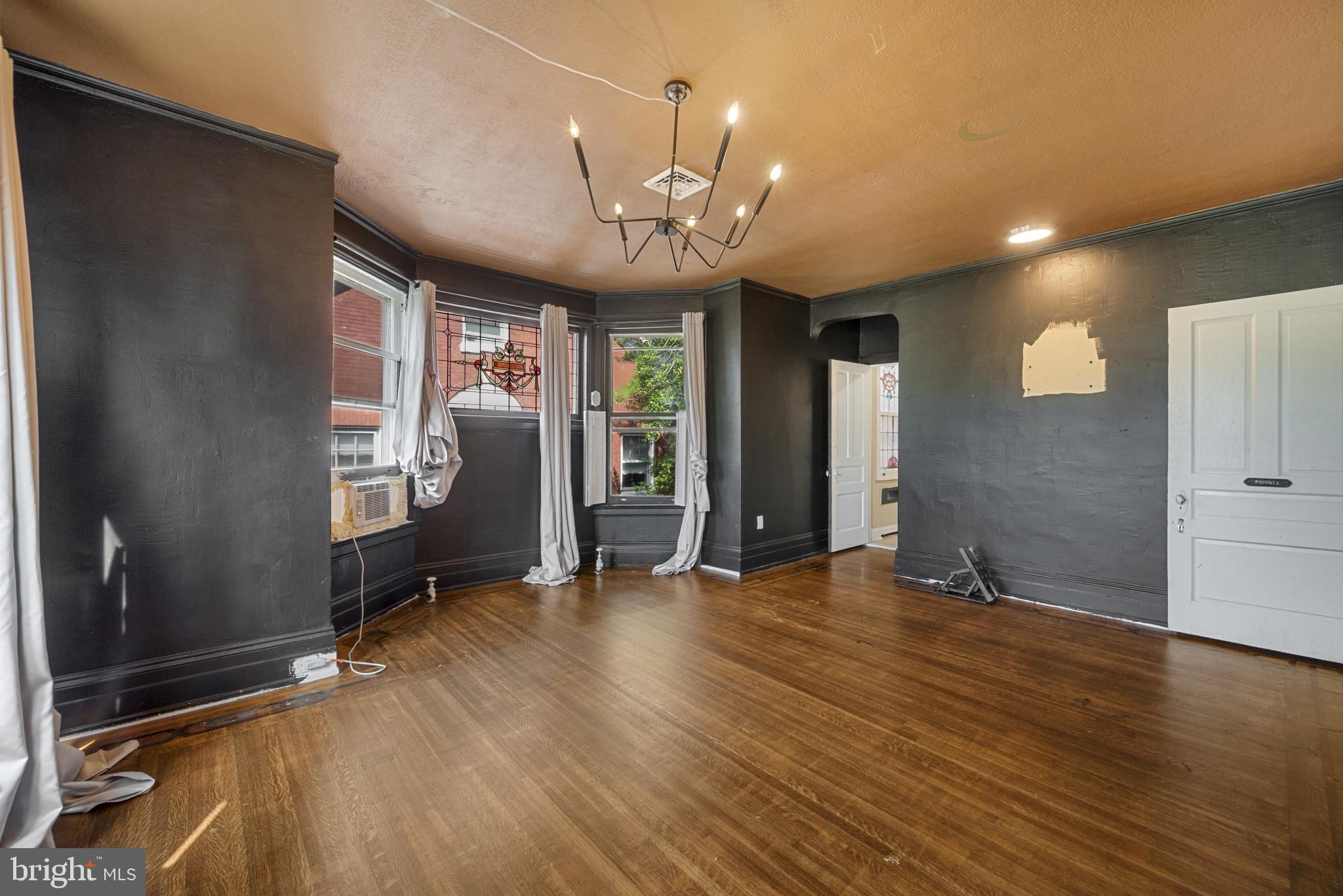 121 West Springettsbury Avenue York, PA 17403 - Photo 18 of 40