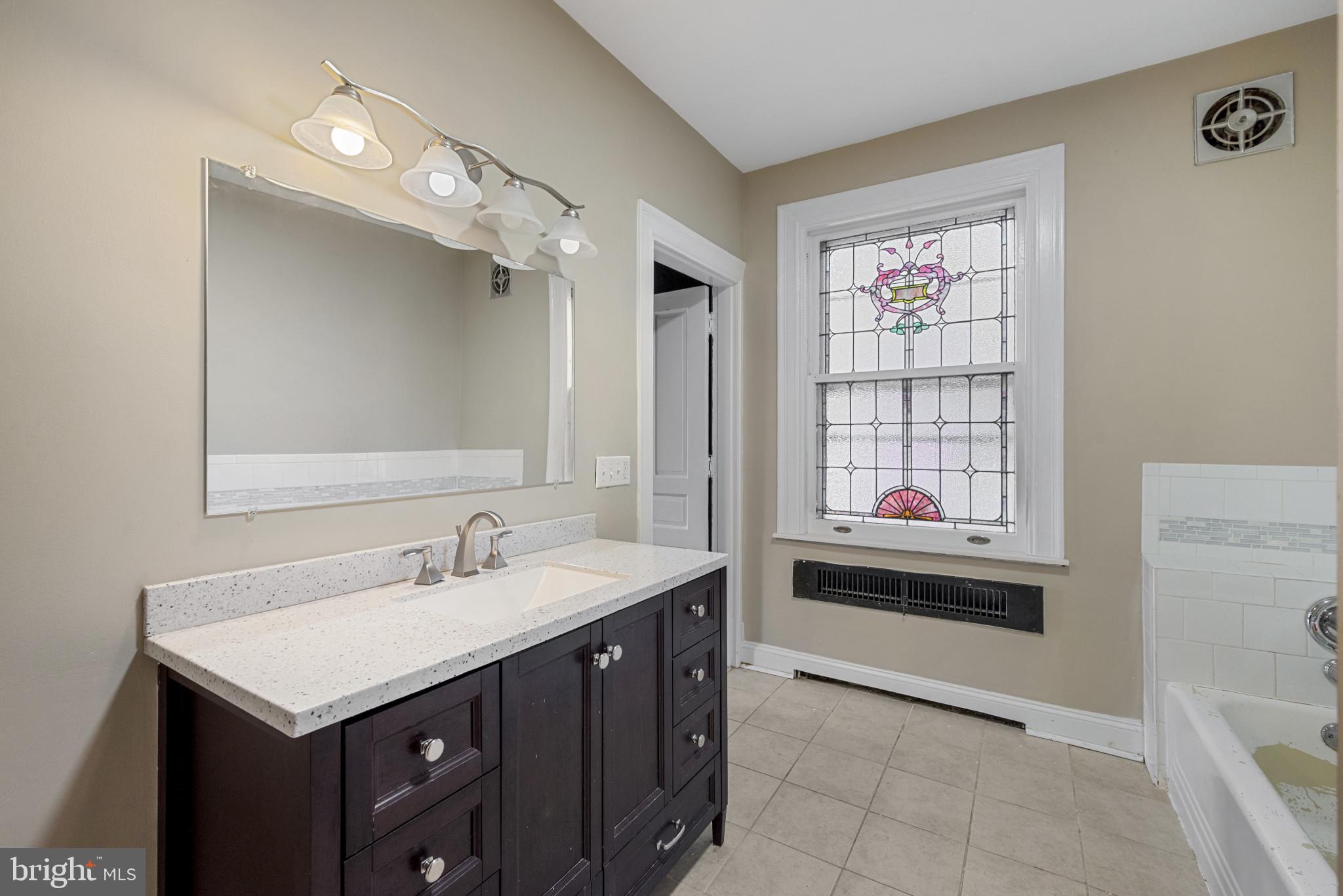 121 West Springettsbury Avenue York, PA 17403 - Photo 20 of 40