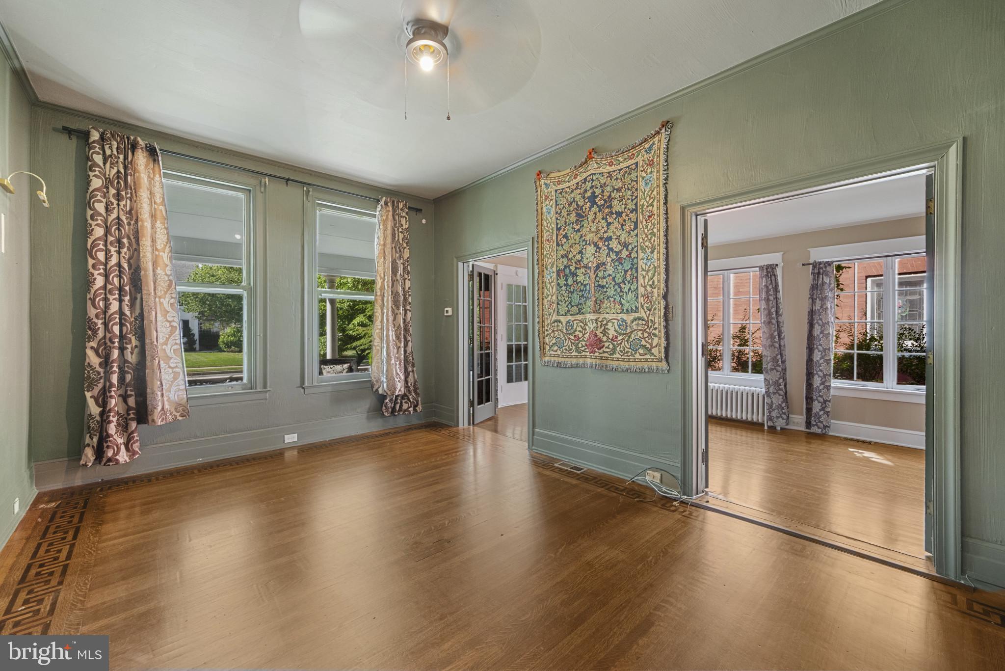 121 West Springettsbury Avenue York, PA 17403 - Photo 6 of 40