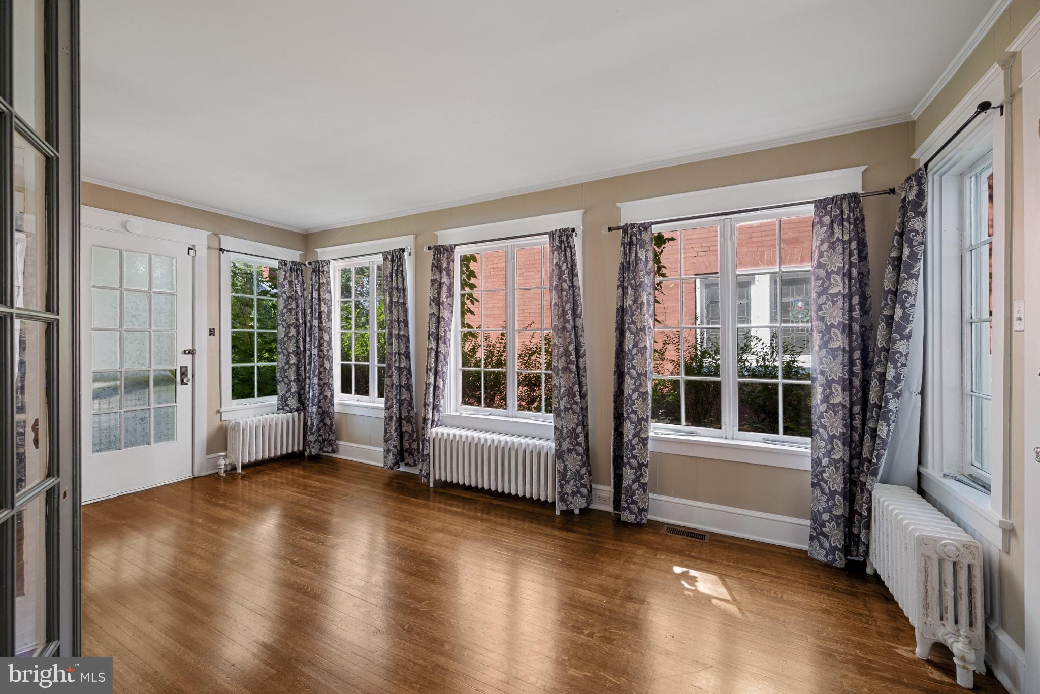 121 West Springettsbury Avenue York, PA 17403 - Photo 8 of 40