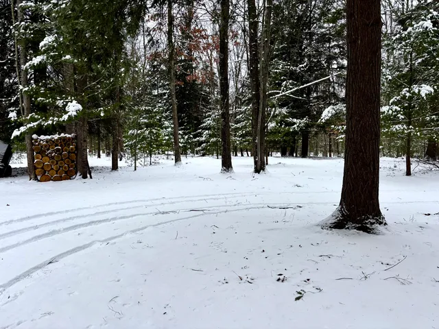 $79,900 | 1089 Greensview Drive, Manistee, MI 49660