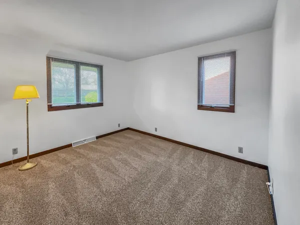 $191,000 | 609 East Porter Avenue, Watseka, IL 60970
