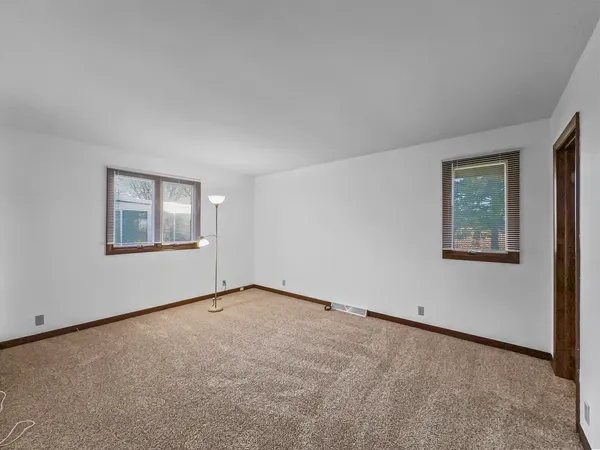 $191,000 | 609 East Porter Avenue, Watseka, IL 60970