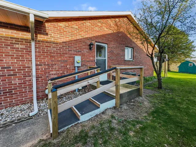 $191,000 | 609 East Porter Avenue, Watseka, IL 60970