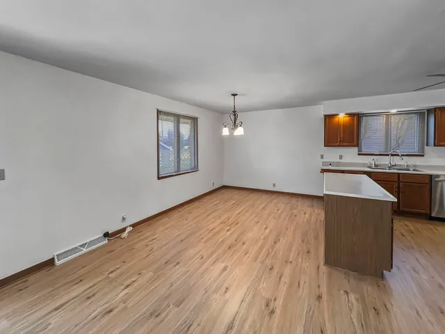 $191,000 | 609 East Porter Avenue, Watseka, IL 60970